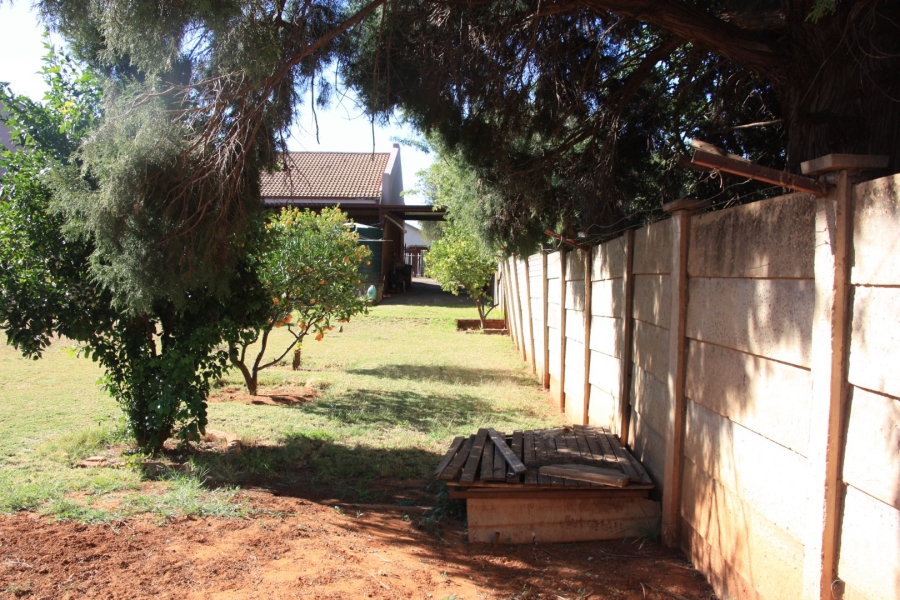 Bedroom Property for Sale in Langenhovenpark Free State